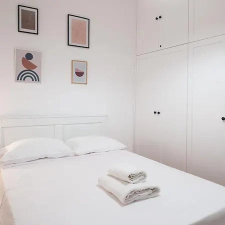 Ikos Spacious Apartment Thessaloniki