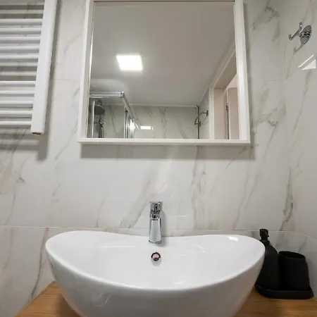 Ikos Spacious Apartment *
